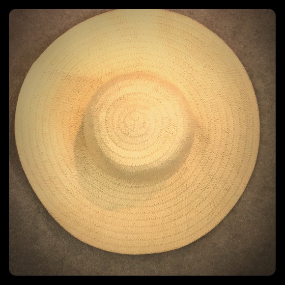 Beach hat - Picture 1 of 2